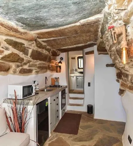 Zannis Kele Zannel Seaside Serenity Kardhiani